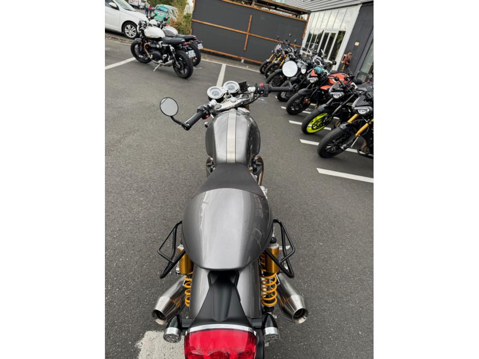 TRIUMPH THRUXTON 1200 R