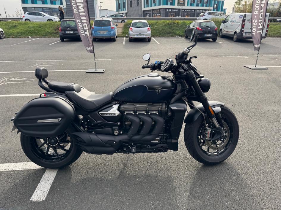 TRIUMPH ROCKET 3 STORM GT