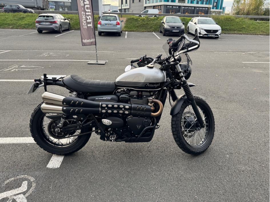 TRIUMPH STREET SCRAMBLER  900