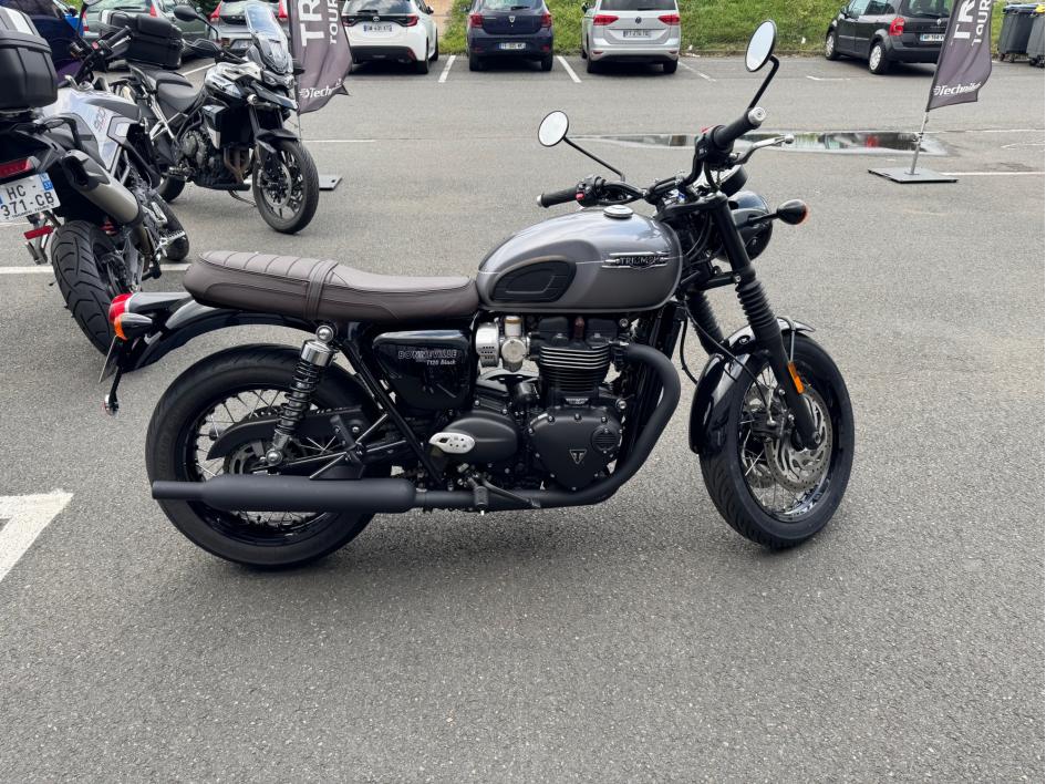 TRIUMPH Bonneville T120 Black