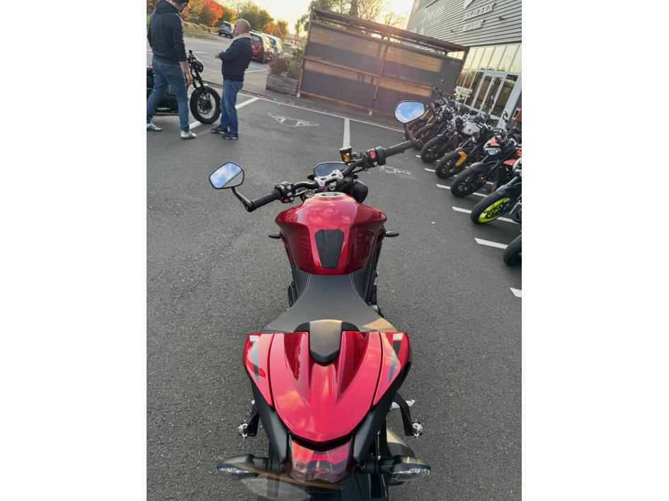 TRIUMPH STREET TRIPLE 765 RS