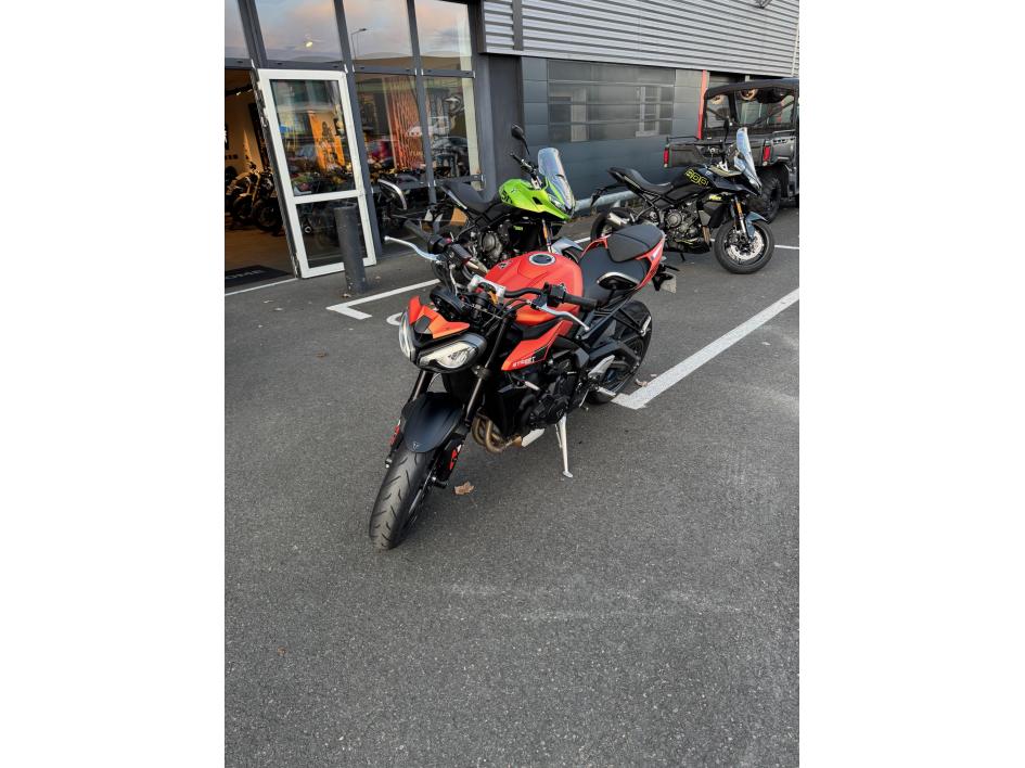 TRIUMPH STREET TRIPLE 765 R A2