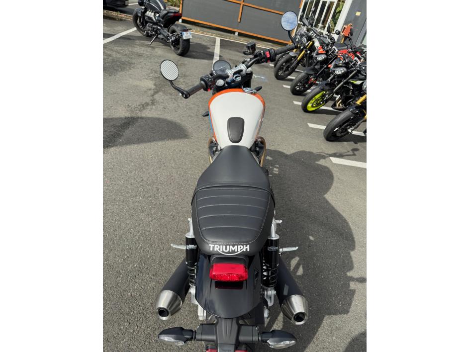 TRIUMPH SPEED TWIN 900
