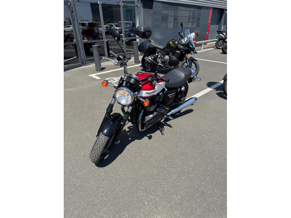 TRIUMPH Bonneville Newchurch