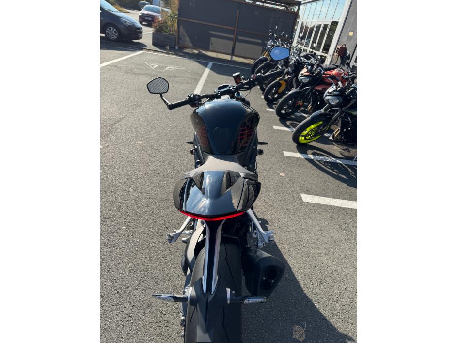 TRIUMPH SPEED TRIPLE 1200 RS
